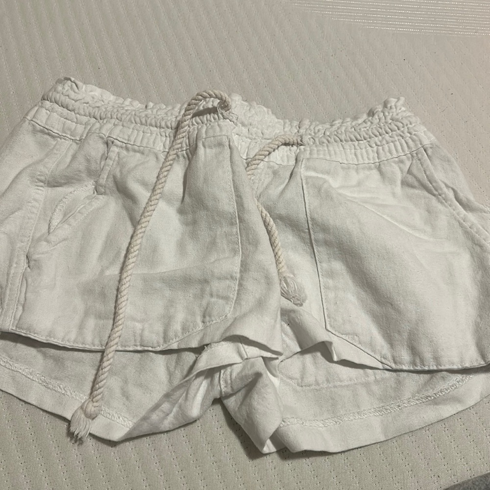 roxy beachh linen shorts